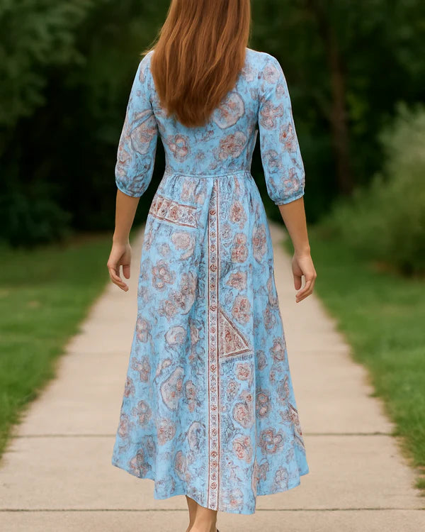 Vestido Floral con Fruncido en el Pecho y Mangas
